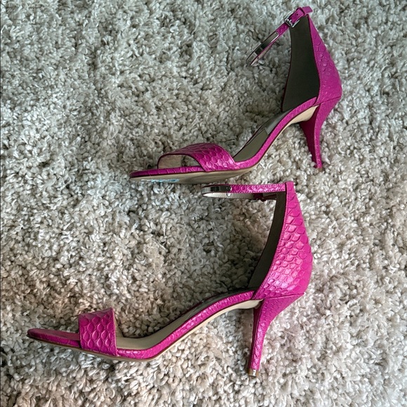 Michael Kors Fuchsia Textured Heels - Picture 6 of 8